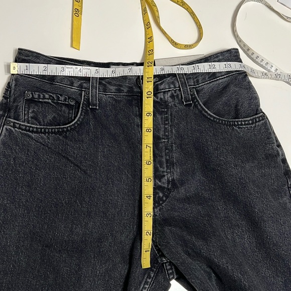 NWT Everlane The 90’s Curvy Cheeky Jeans in Washed Black Size 28 Ankle - Picture 12 of 14